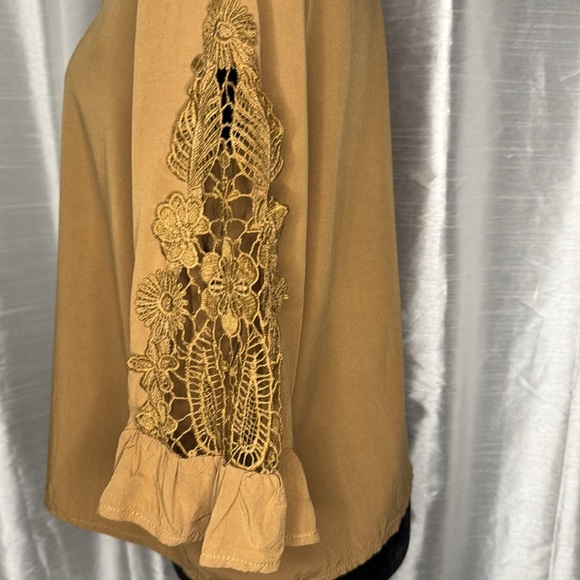 Rusttydustty Women’s Large Boho V Neck Crochet Ruffle Sleeve Tan Brown Blouse - Picture 5 of 7